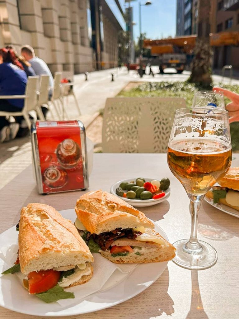 Almuerzo lunch Sprankelend Spanje